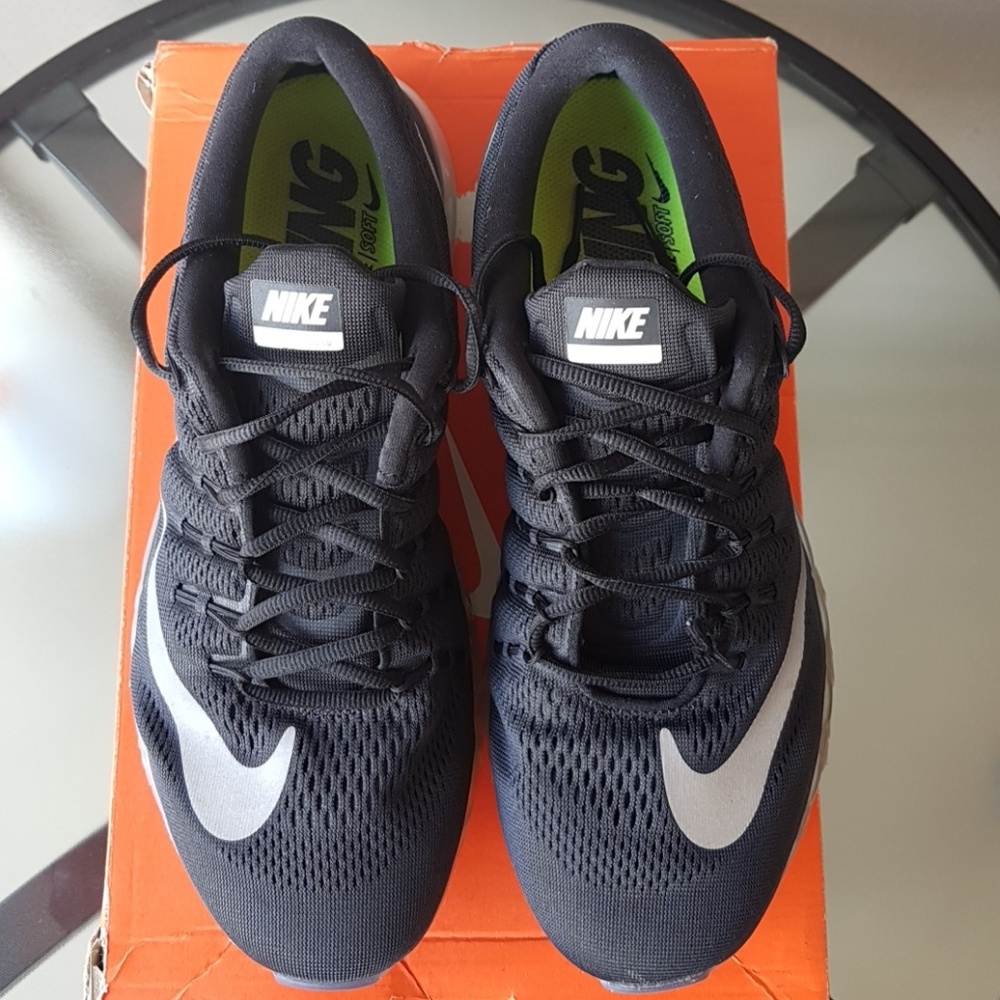 Nike air max 2016 NIB with defect size 10.5